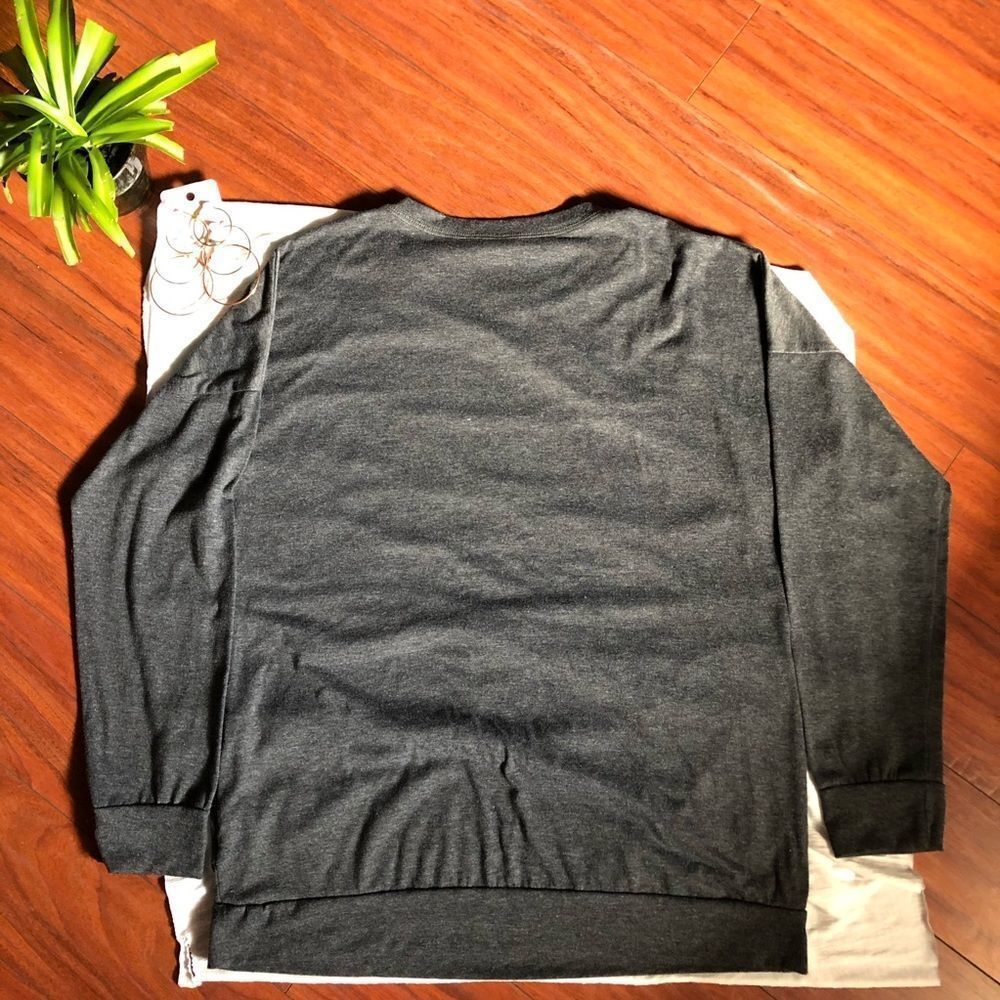 2/10$ Shirt - Picture 2 of 4